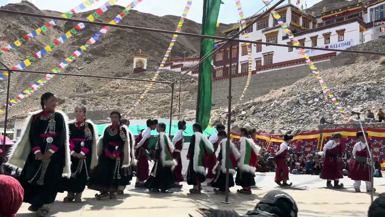 Jabro dance by the students of shara high school || #schoolstudents #dance #traditional #leh #shara