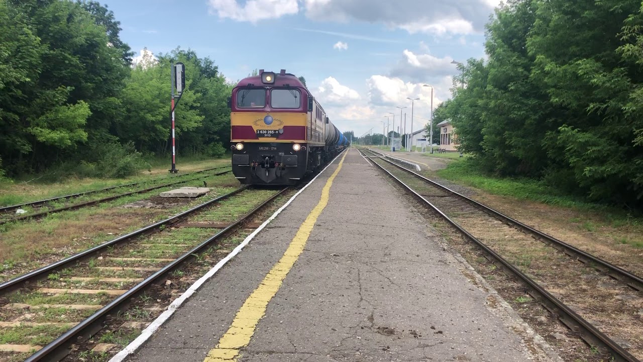 M62M-014 odjeżdża ze stacji Lipno w kierunku Torunia.