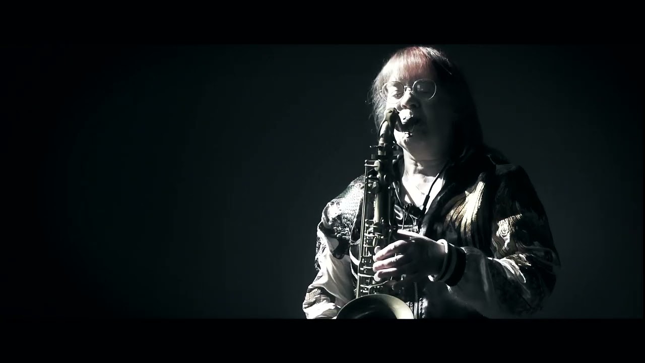 Solo Sax Player Manchester - Diamond Blue Solo Saxophonist for Weddings