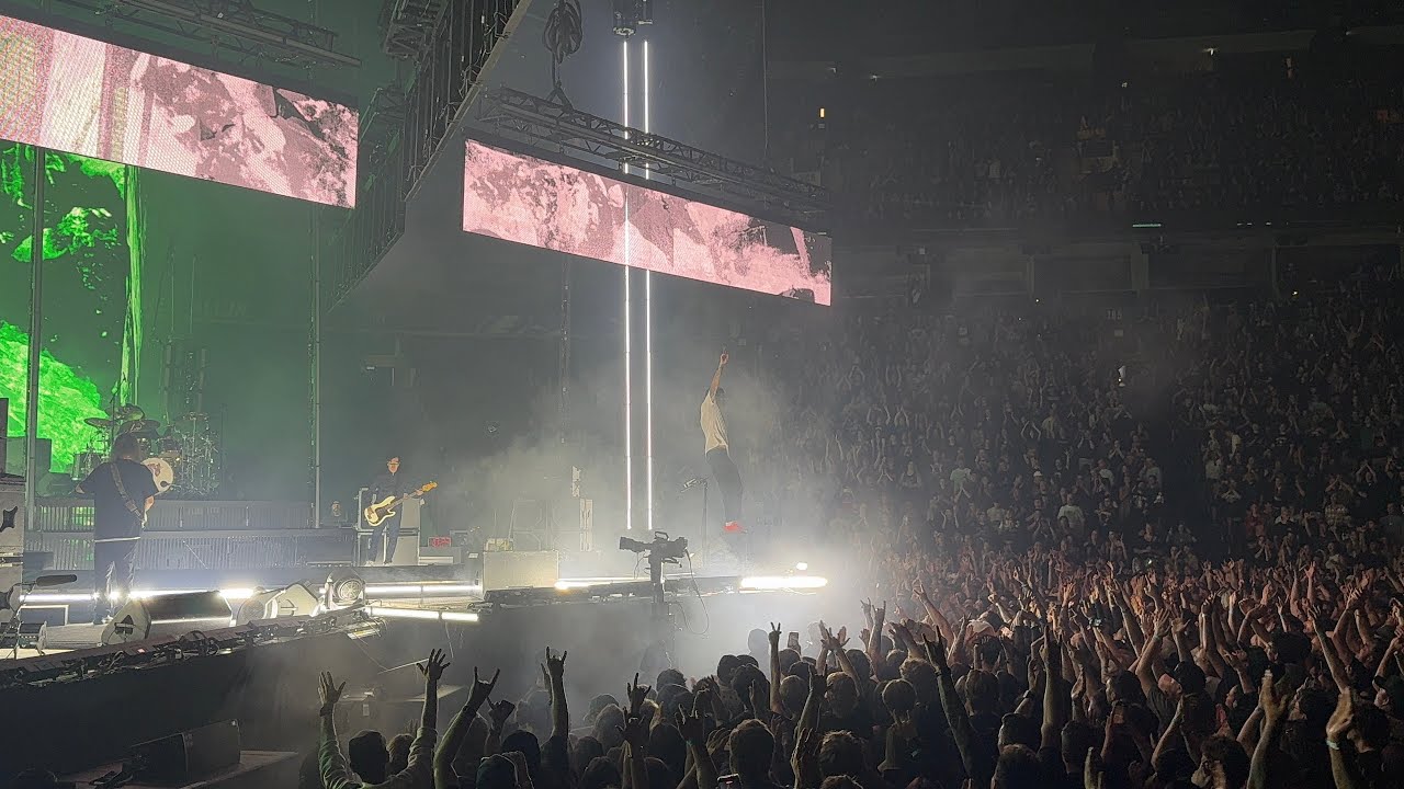 Deftones - Genesis (live in Vancouver 8/22/2025)
