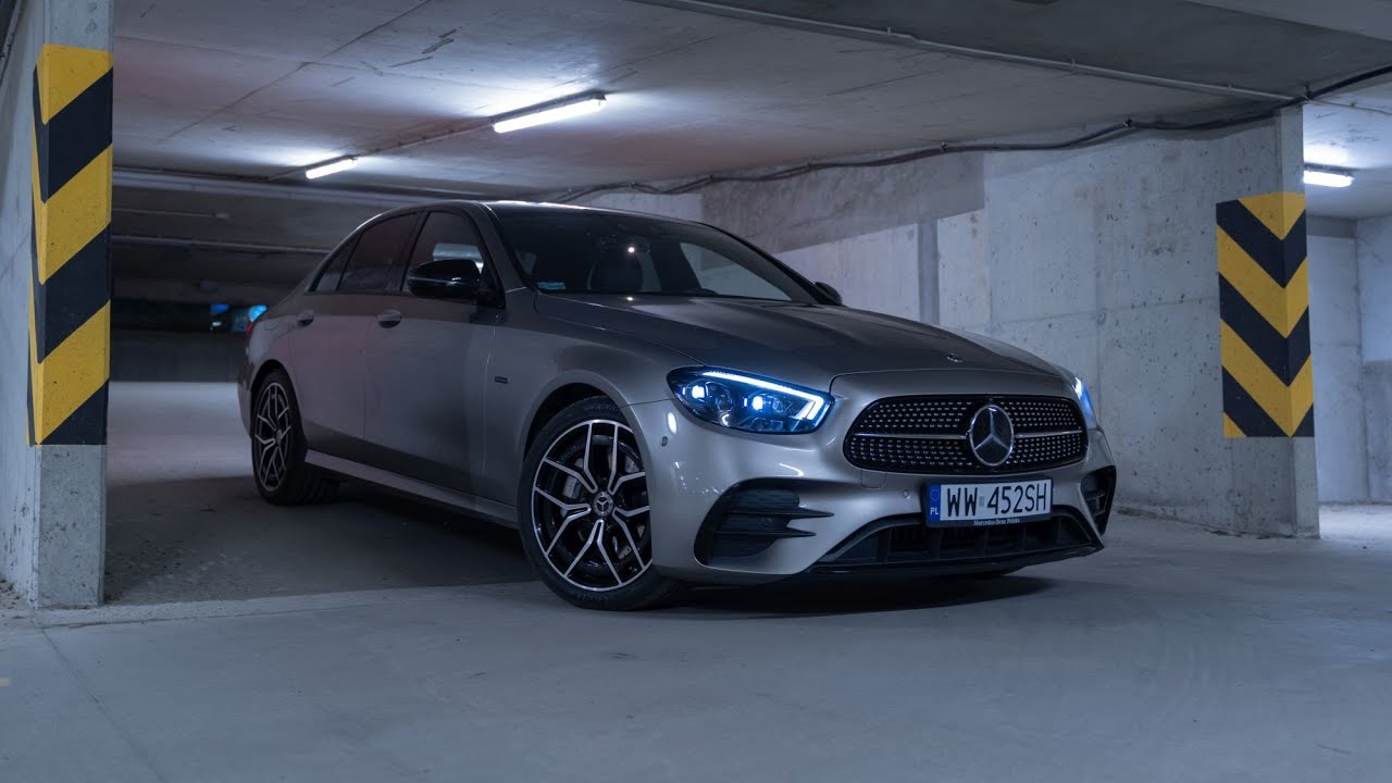 2021 Mercedes-Benz E-Class: dancing lights, interior ambient lights and infotainment