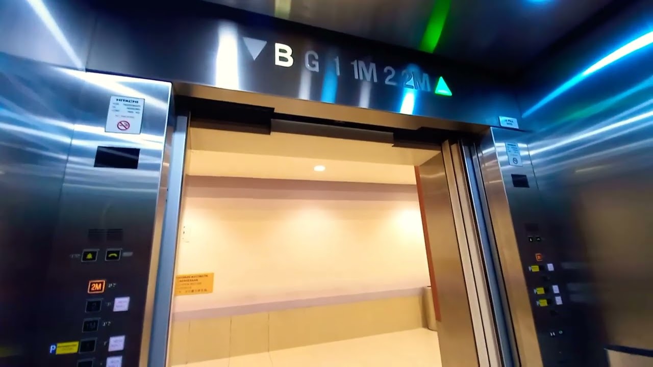 Hitachi Elevator at AEON Tebrau (Carpark).