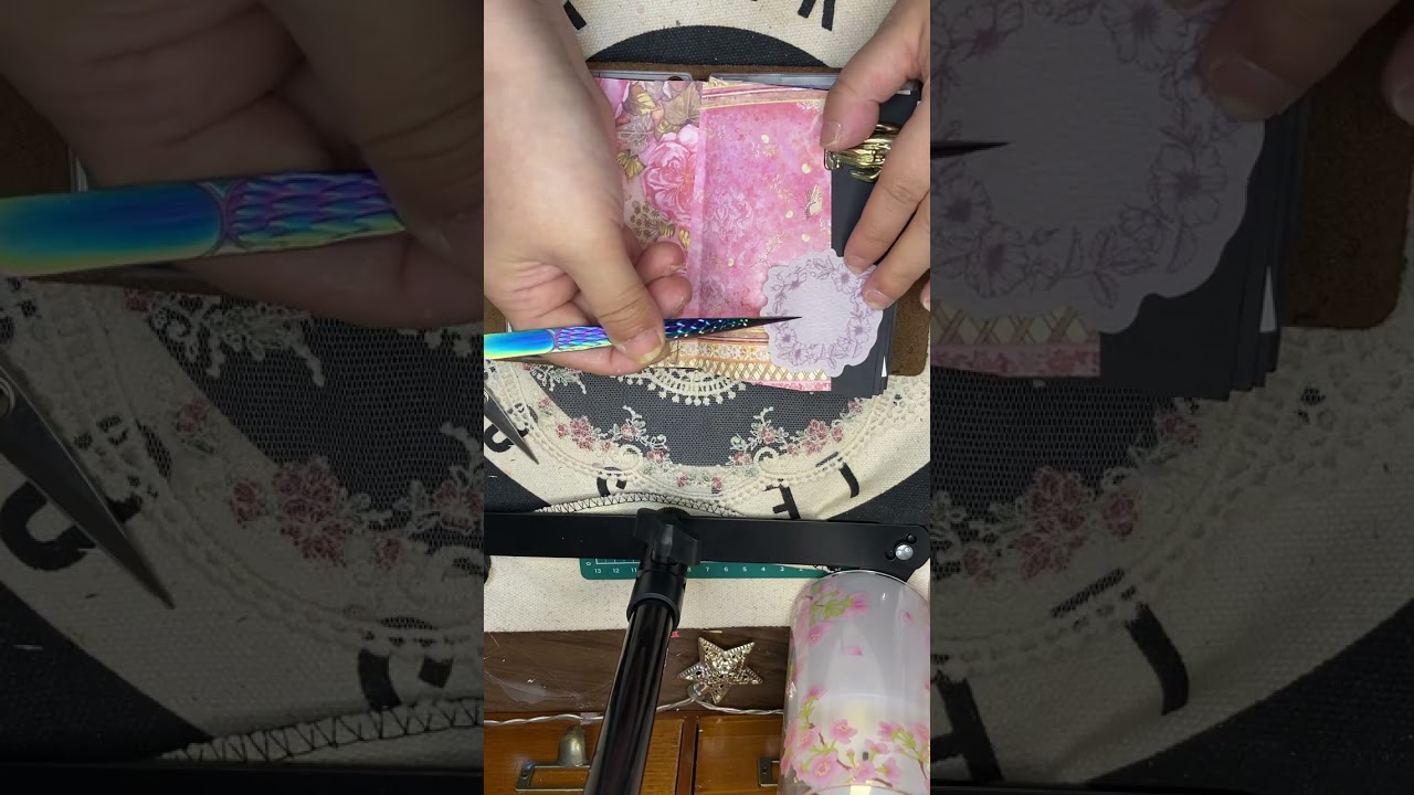 ピンクをモチーフにレトロな優雅コラージュ💘✨