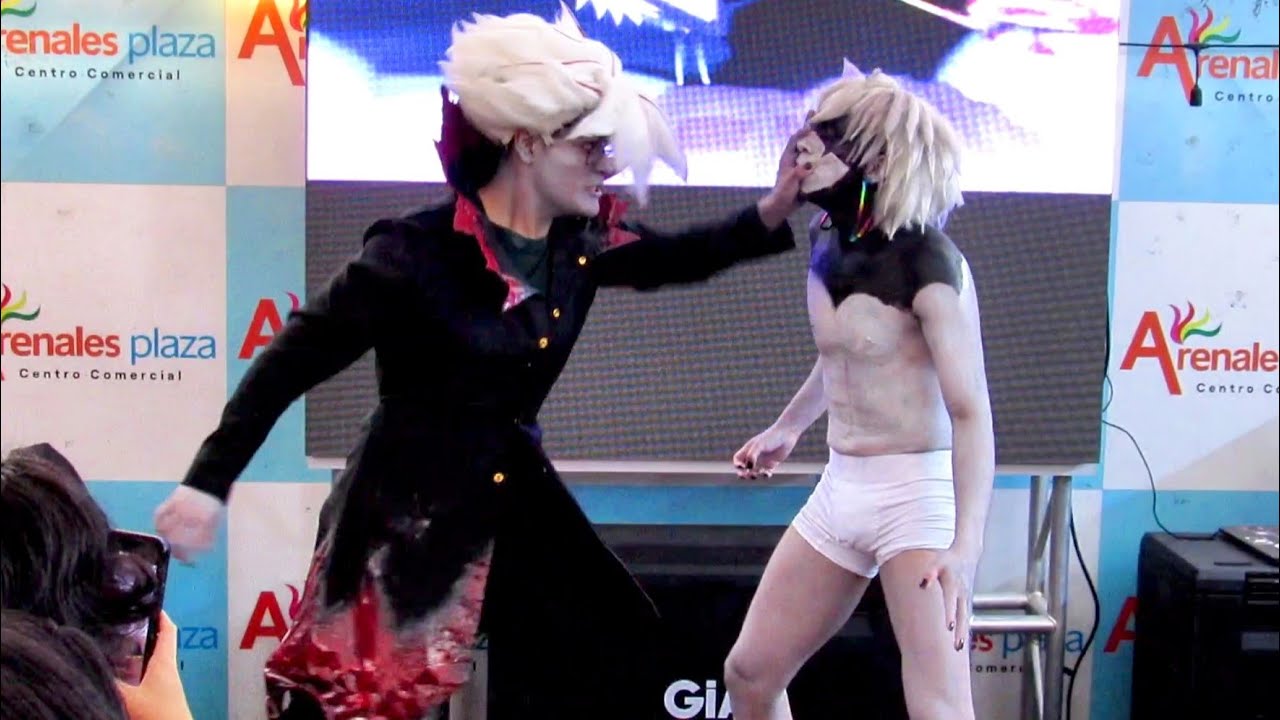 Okarun vs Jiji Mal de Ojo DANDADAN Cosplay en la Feria Bombart 2025