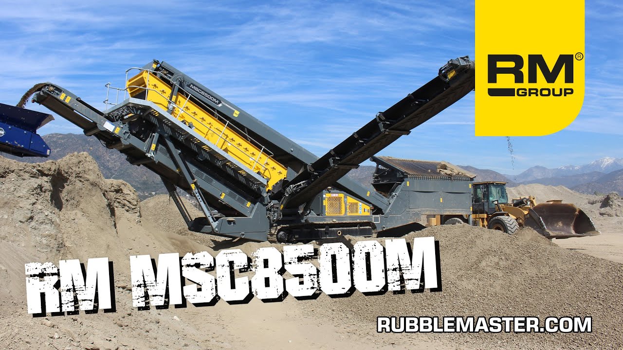 Screening dirt and sand with a mobile screening plant | RM MSC8500M