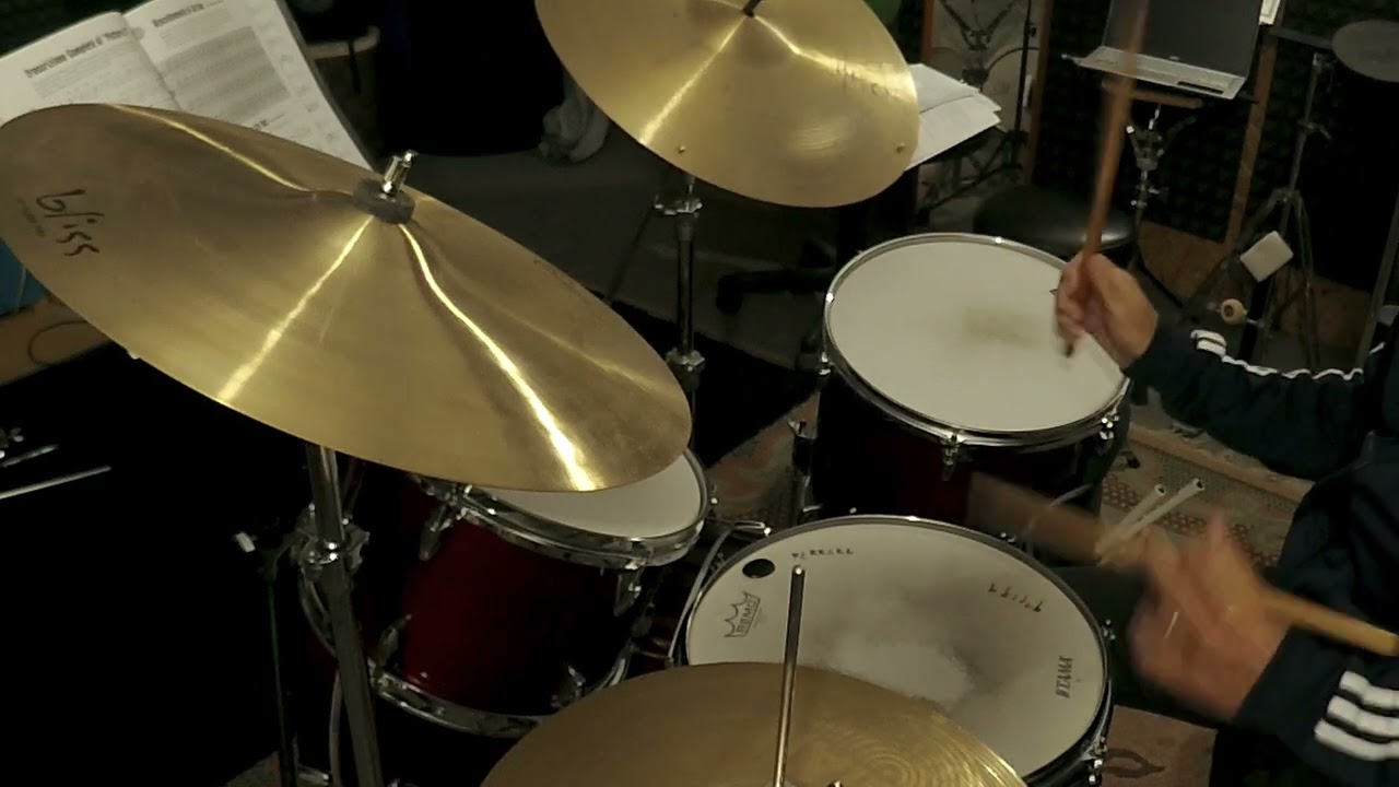  Jazz drumming comping
