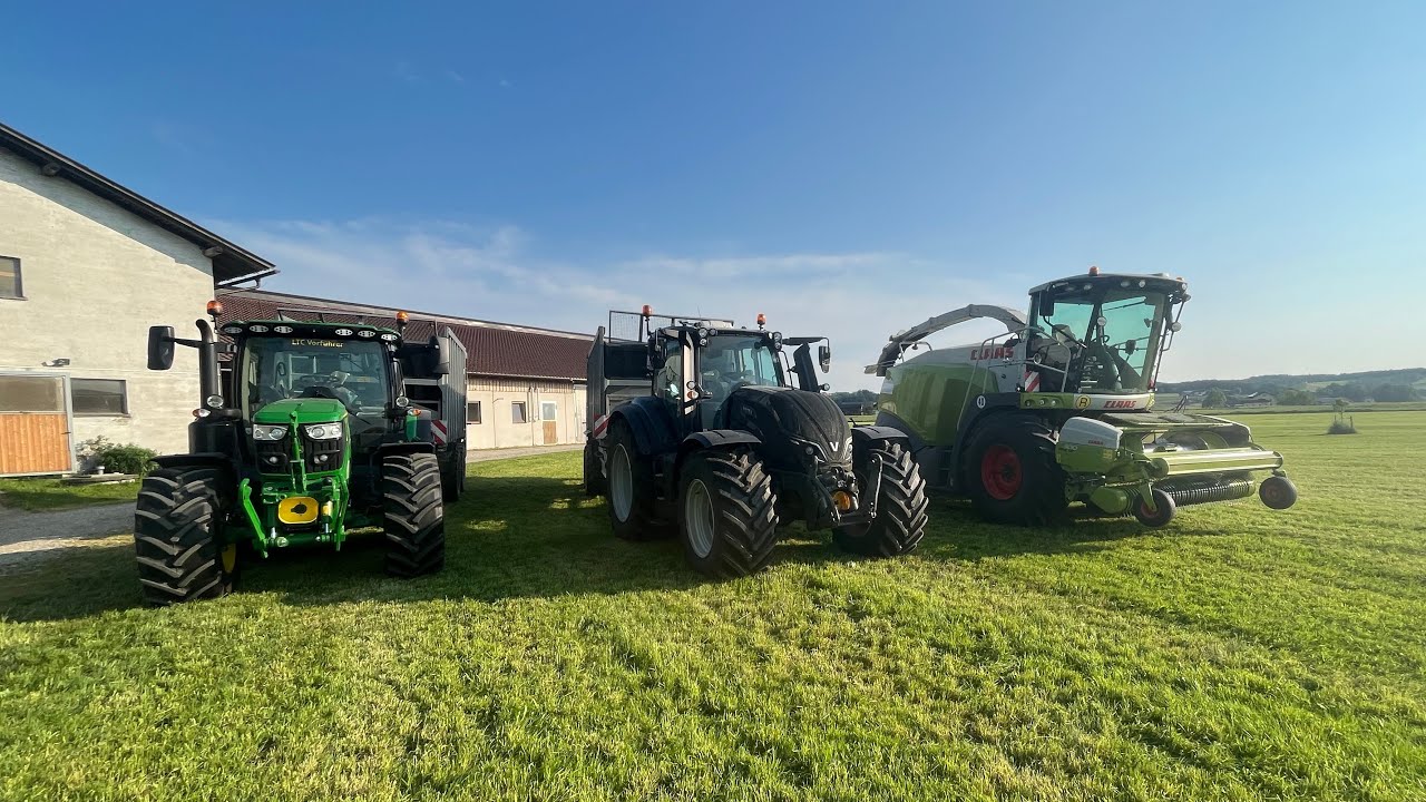 Claas Jaguar 950 John Deere 6150R Valtra T174 2  Schnitt Cabview
