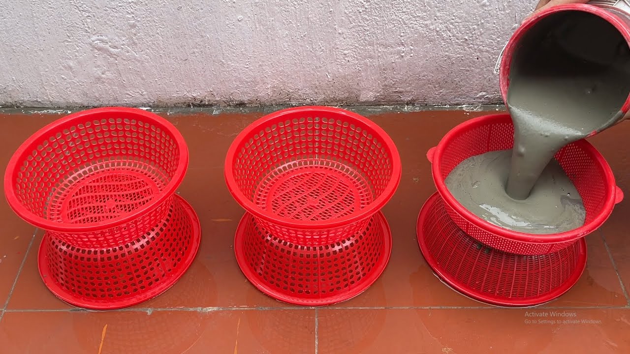 The Idea Of Making Coffee Table And Flower Pots From Plastic Baskets And Cement At Home Easily .