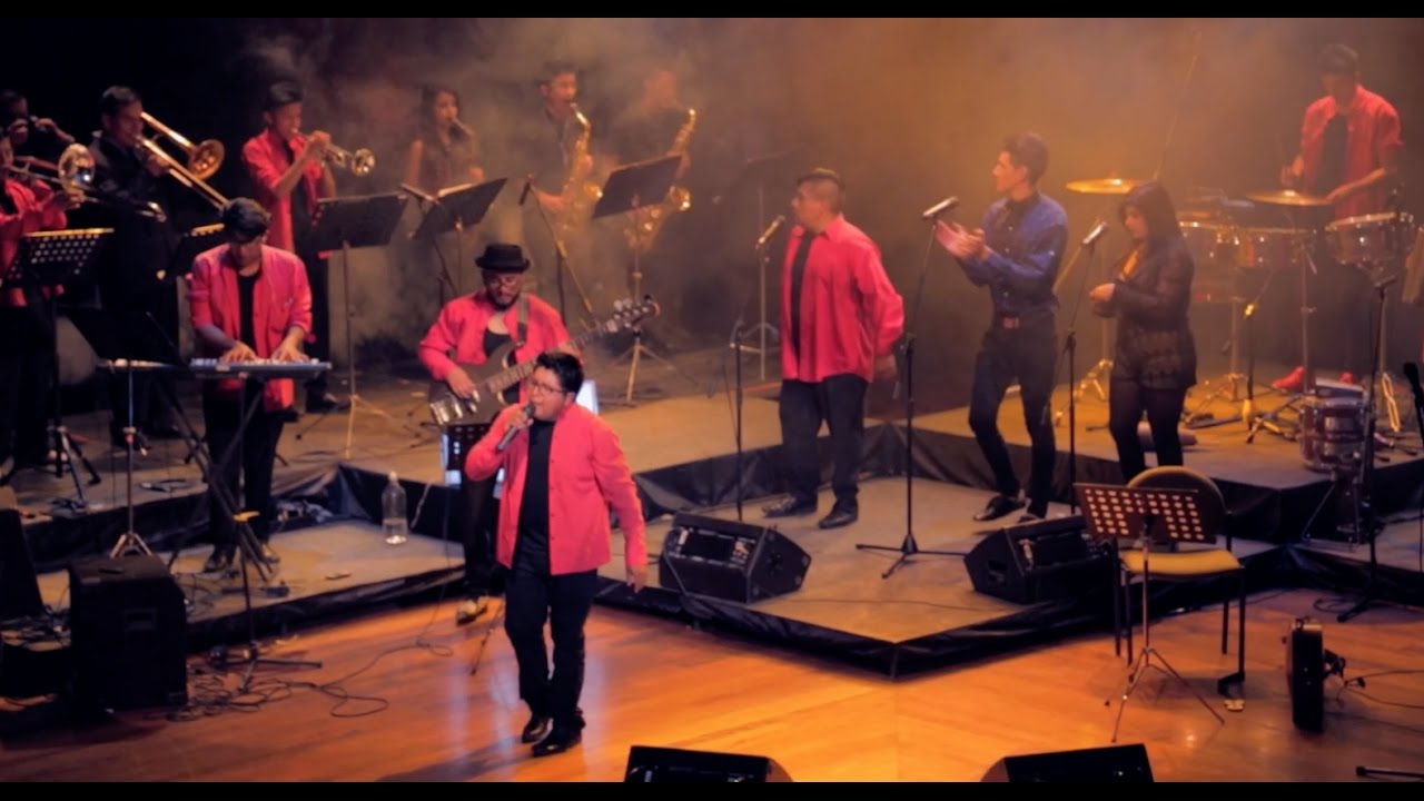 MOSAICO DE CUMBIAS (Coros Antiguos) - El Combo del Rey en VIVO (7 de 7) - En el altar...