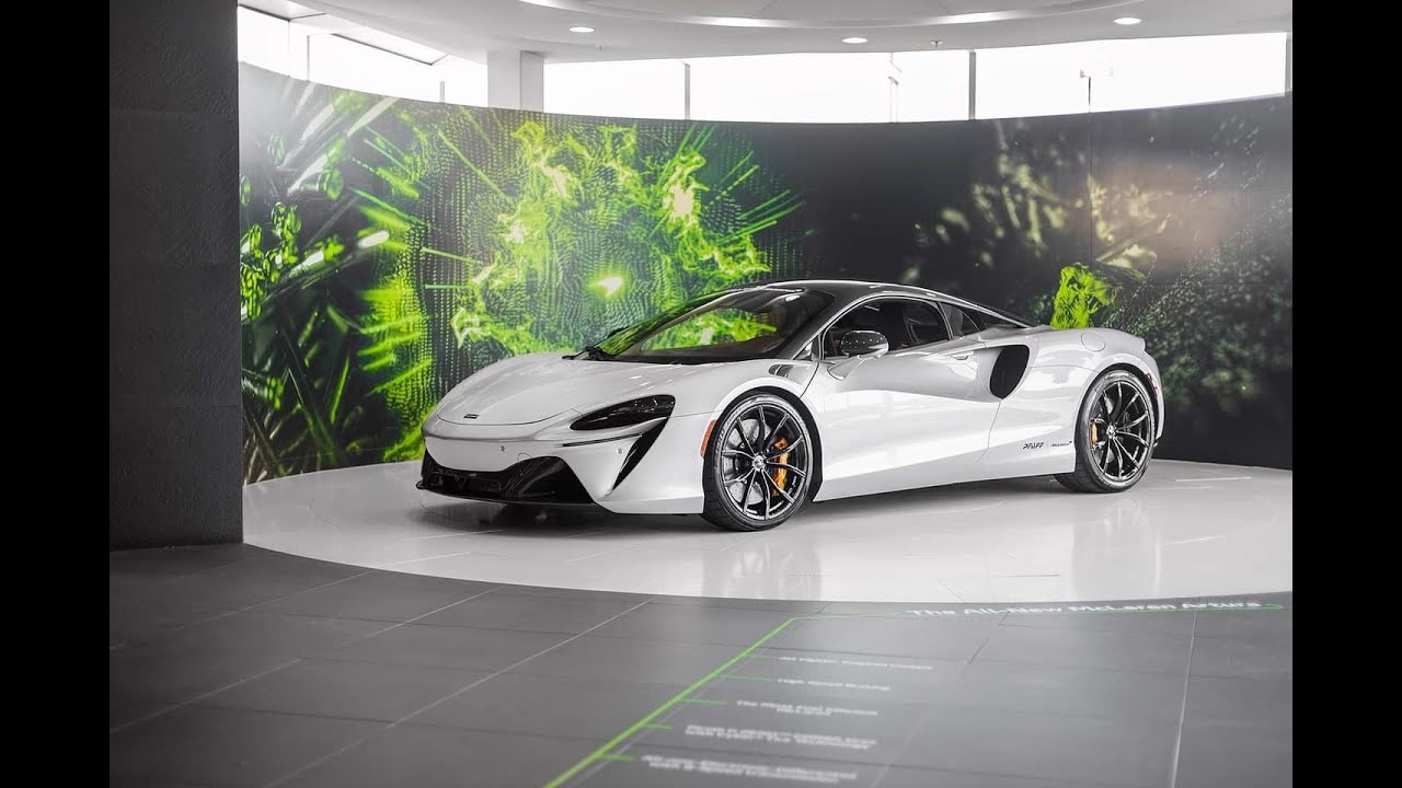 Pfaff McLaren // The all-new McLaren Artura makes it debut at McLaren Toronto!