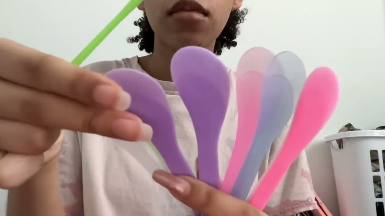 ASMR face mask spoons
