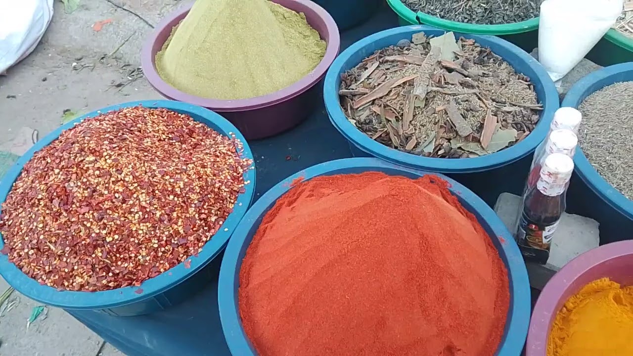 اٹک ائل ریفائنڈری مورگاہ میں سستا بازار اور لوگوں کا رش 