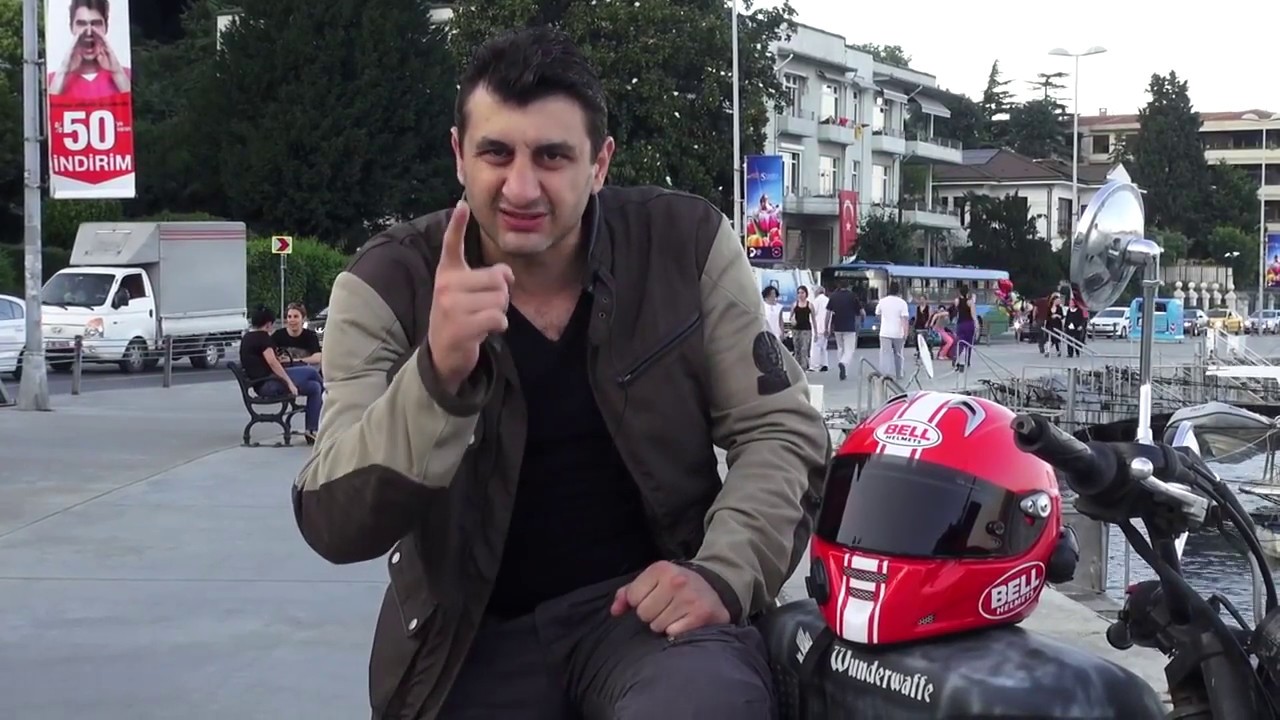 Altın Elbiseli Adam - Bunlar G&uuml;venli Değil (Yerin U&ccedil;mağ Olsun)
