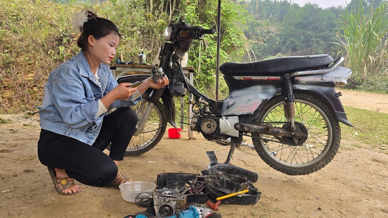 The talented girl repaired a severely damaged motorcycle.Bi. Complete recovery
