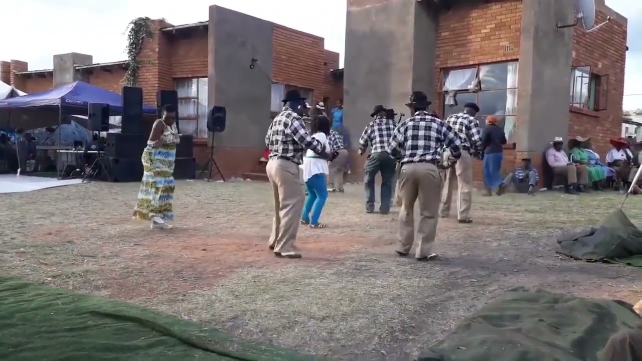 Skhalo   Go Nyakega Nonyana Refofe Moyeng Live Performance