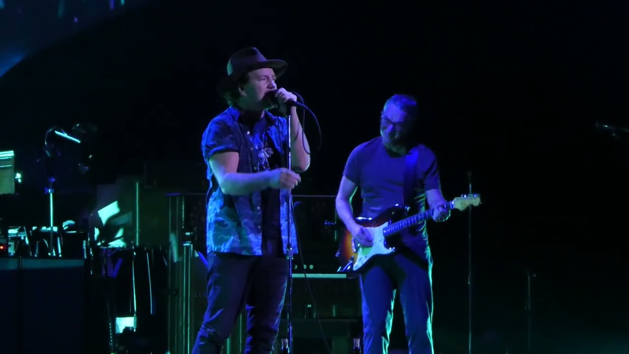 "Hunger Strike (Dedicated to Chris Cornell)" Pearl Jam@PPG Paints Arena Pittsburgh 5/18/25