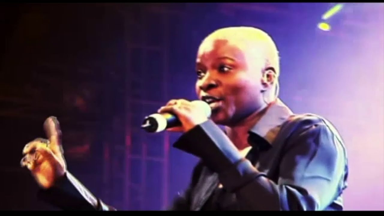 Afirica -  Angelique Kidjo and Leningrad Cowboys - Global Balalaika Show 2003
