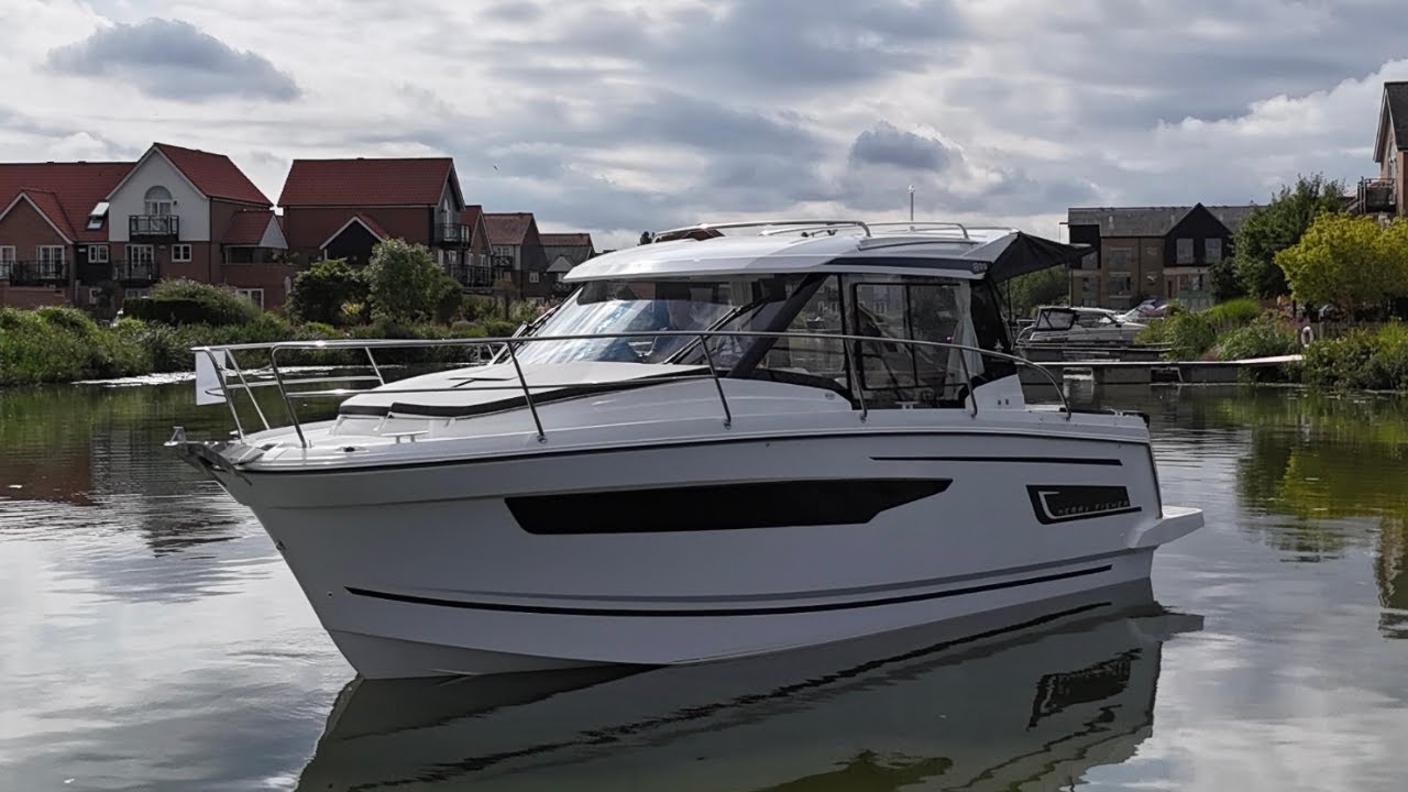 Jeanneau Merry Fisher 895 'Lux Edition' - £149,950