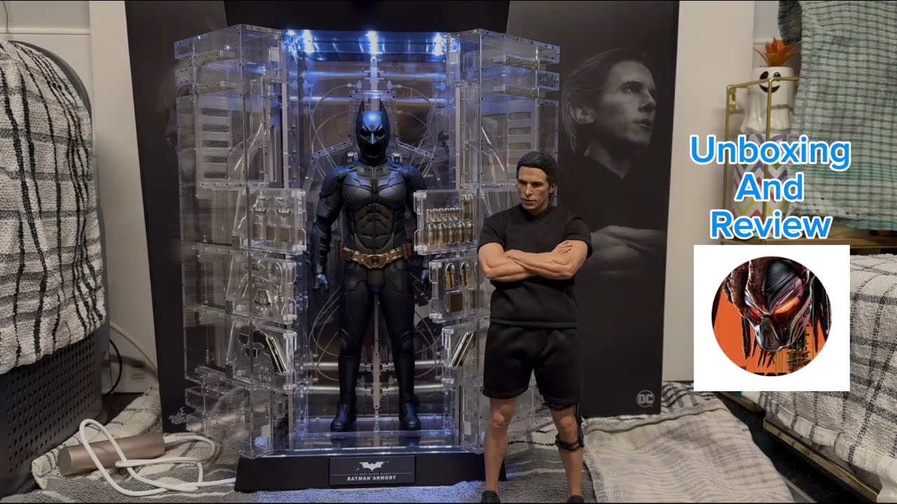 Hot Toys Batman Armory With Bruce Wayne From The Dark Knight Rises (Unboxing And Review)