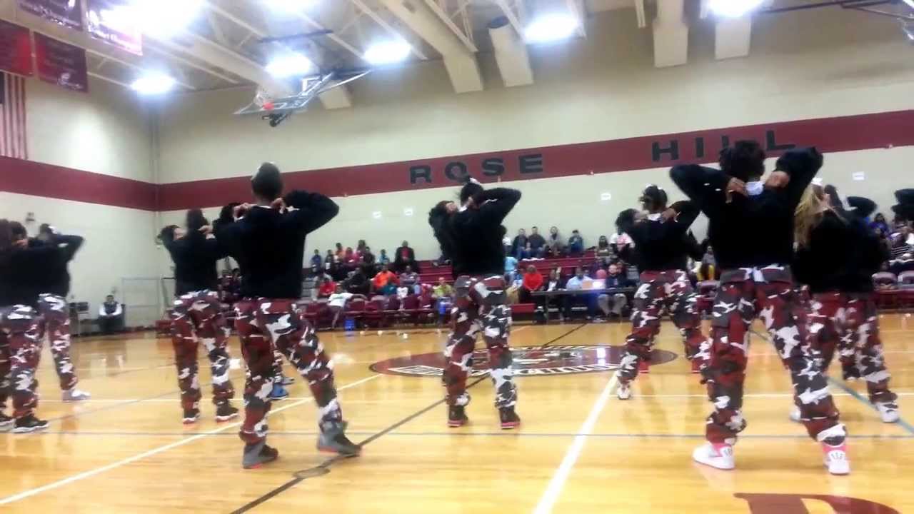RoseHill Middle School Cheerleaders! Basketball Homecoming 2014