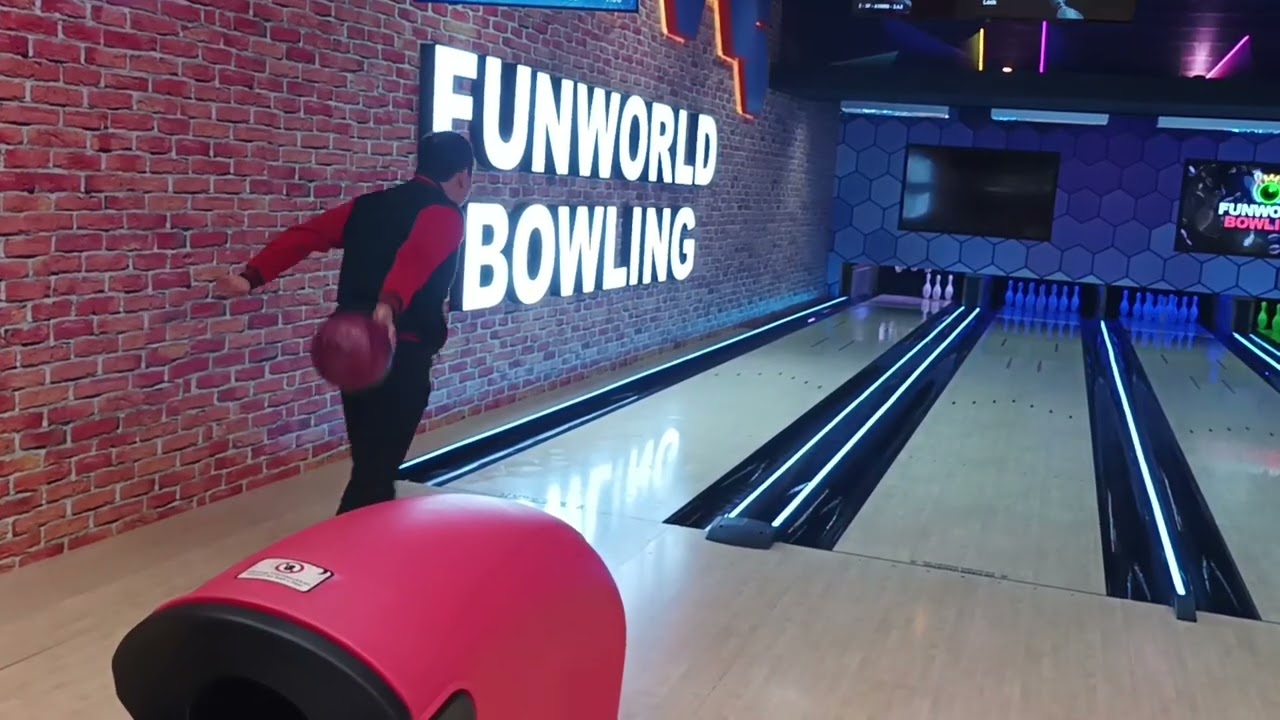 FUNWORLD INDONESIA BOWLING PURI INDAH MALL🇮🇩🇯🇵🎳🔴🟡⚫️👯