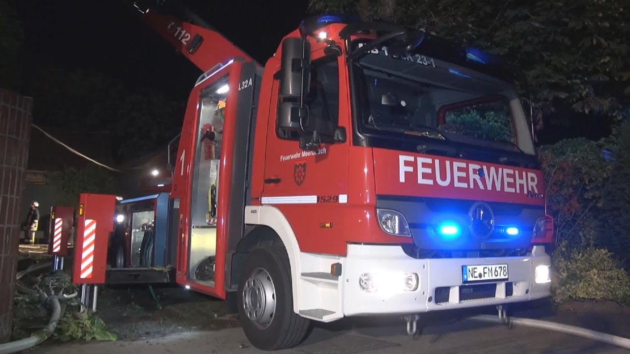 [GROSSBRAND AUF BAUERNHOF] - Scheune im Vollbrand | Feuer drohte überzugreifen | Großeinsatz