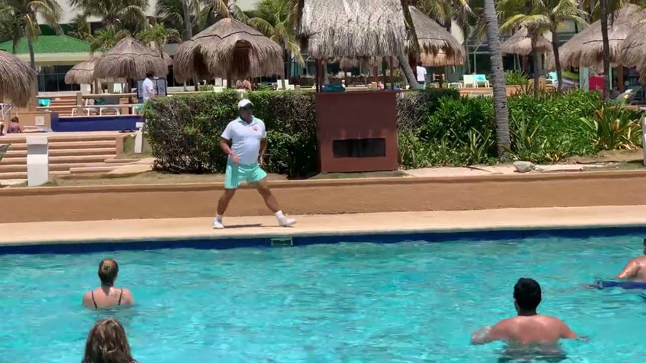 Amazing  Pool at the Iberostar Cancun!! Music, dance, ocean!!