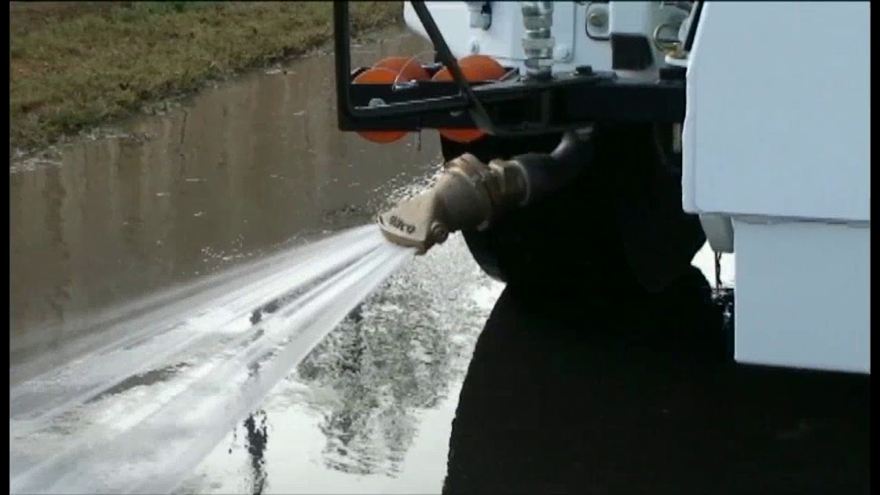 Vac&bull;Con&reg; Street Flusher