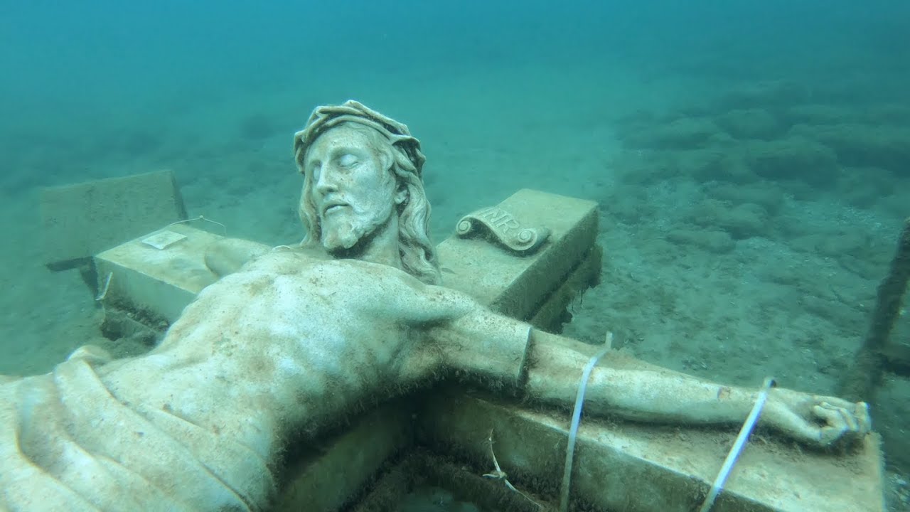 The Underwater Crucifix! Petoskey, MI HD