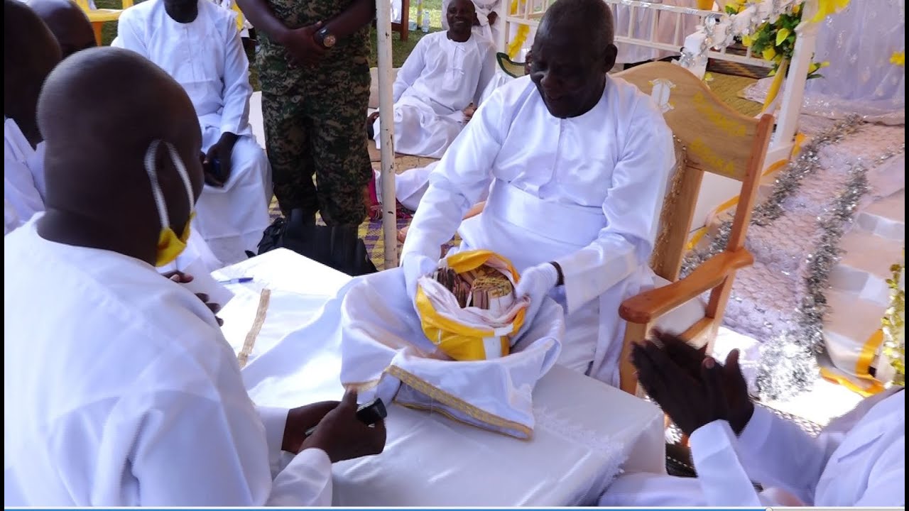 Man believed to be 'God' in Uganda celebrates 91 years, gets over 300 Million Cash as gifts. Wow...