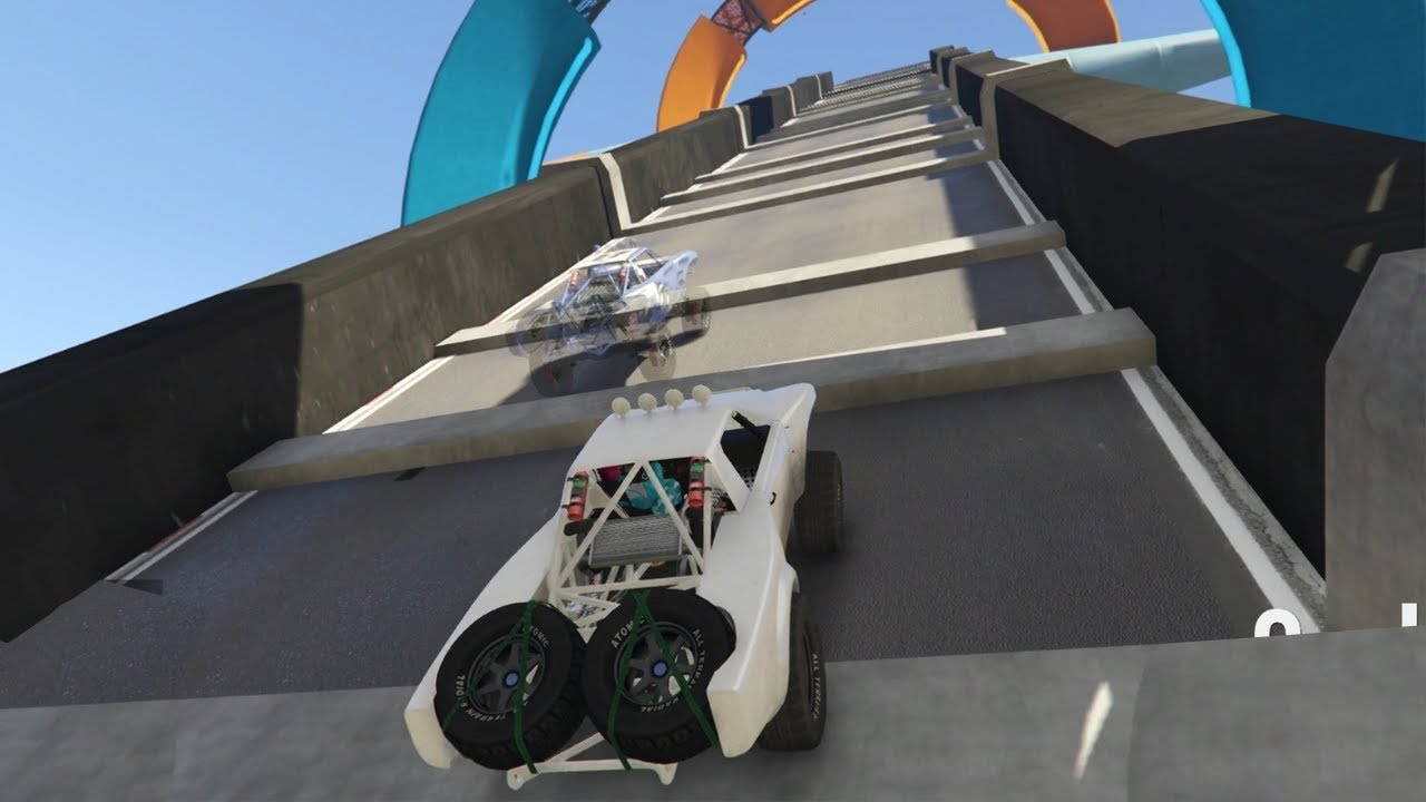 PAS OP, ONGELUK VOOR MIJN AUTO GEBEURT! (GTA V Online Funny Races)