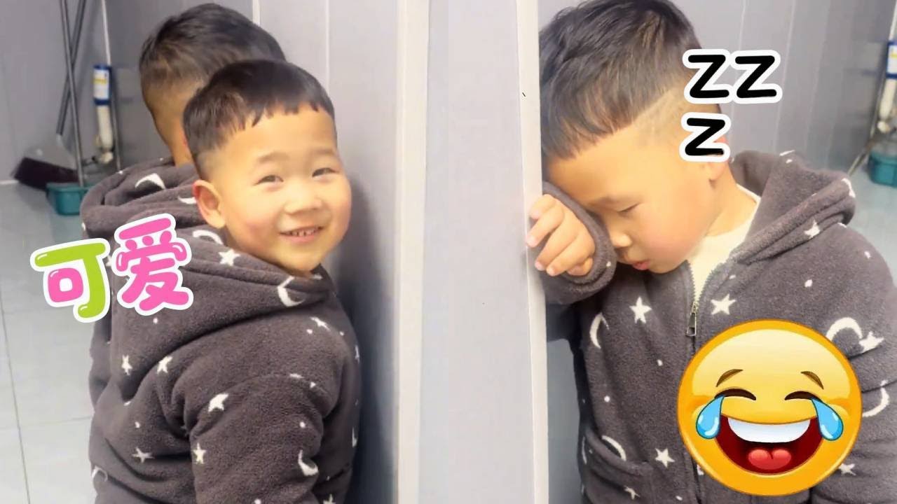 【超萌双胞胎】弟弟靠墙罚站秒入梦乡，小脑袋一点一点像小鸡啄米，妈妈举着戒尺哭笑不得：“这惩罚是给他助眠的？”