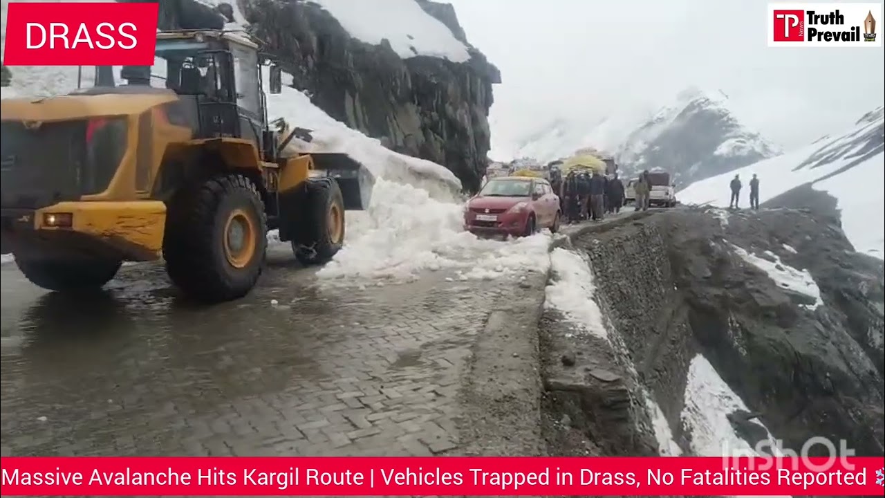 Massive Avalanche Hits Kargil Route | Vehicles Trapped in Drass, No Fatalities Reported ❄️