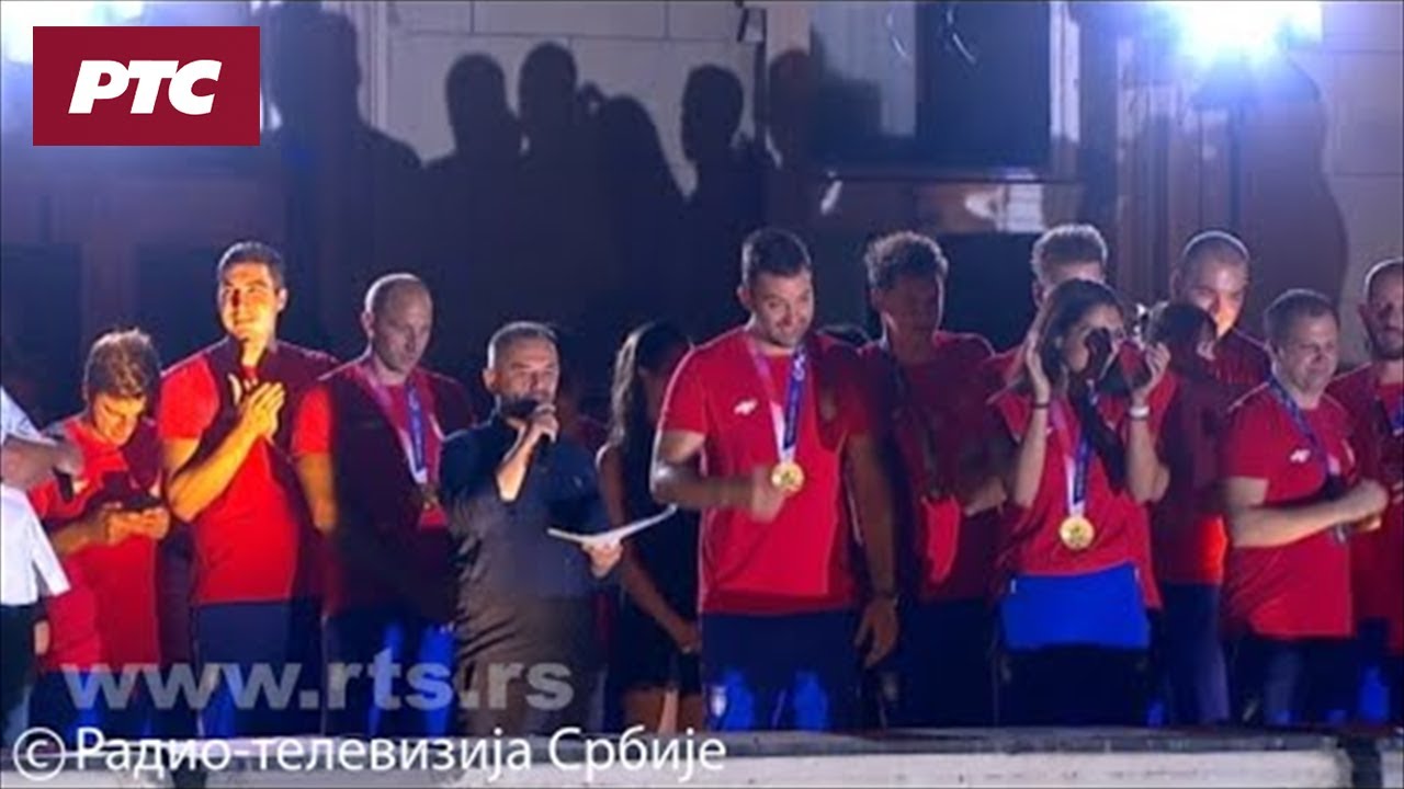 Doček olimpijaca ispred Skupštine grada