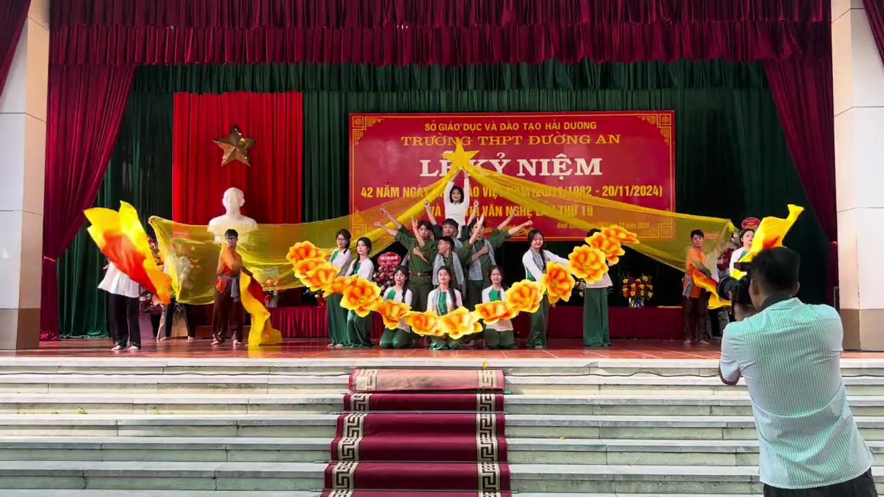 Hoạt cảnh Người giáo viên nhân dân - Hội diễn văn nghệ 20/11 - Lớp 12A THPT Đường An