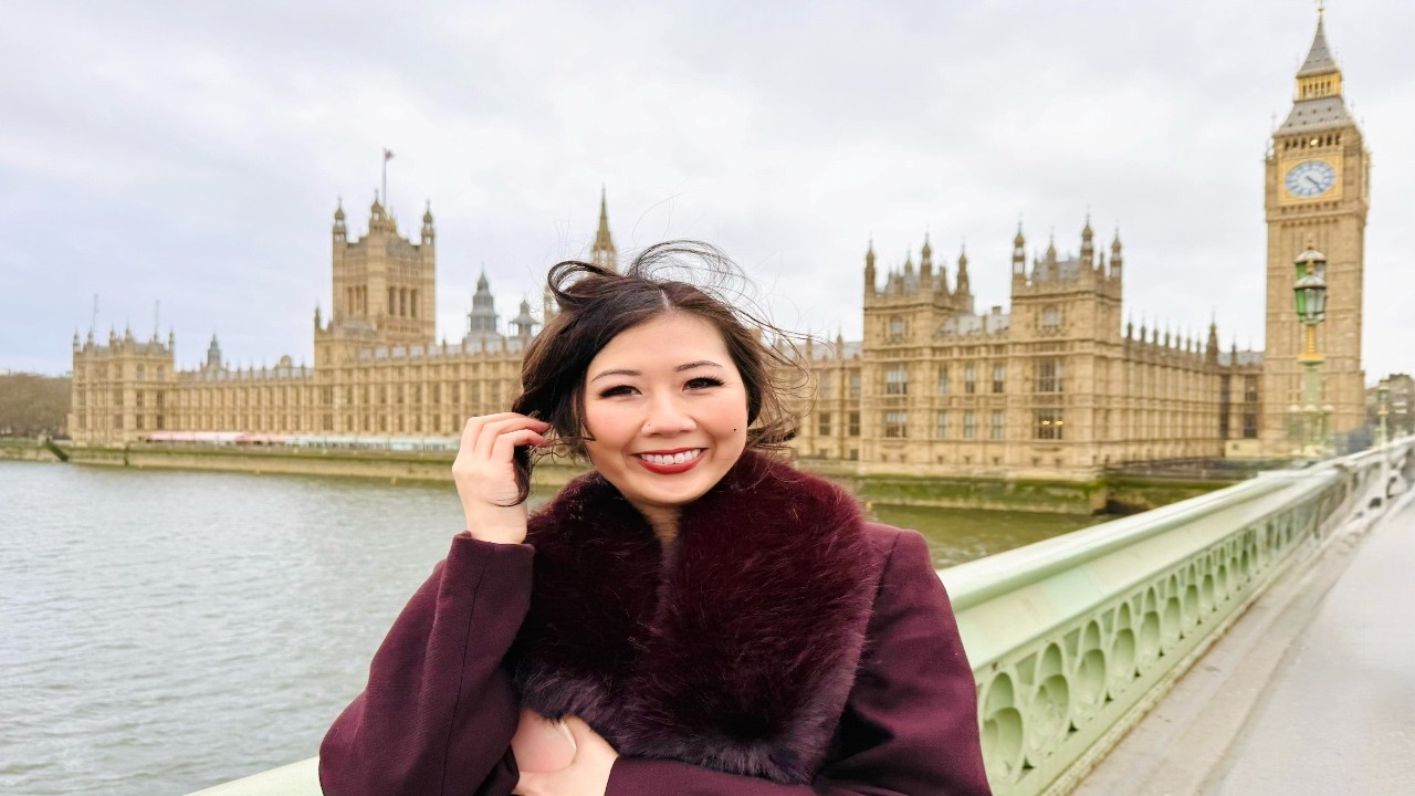 Big Ben & Westminster Bridge (Clock)  London một ngày gió quá mạnh #bigben #westminsterbrdge