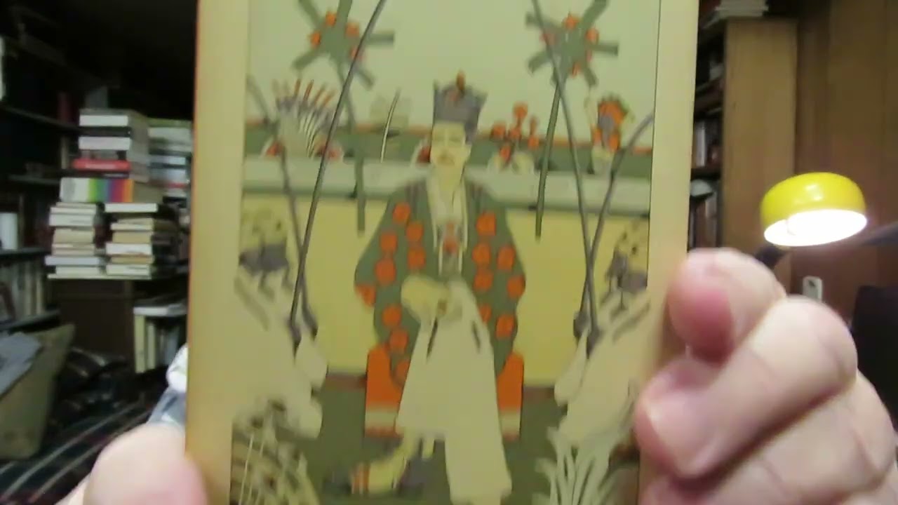 Покупка подержанных книг в книжном уголке