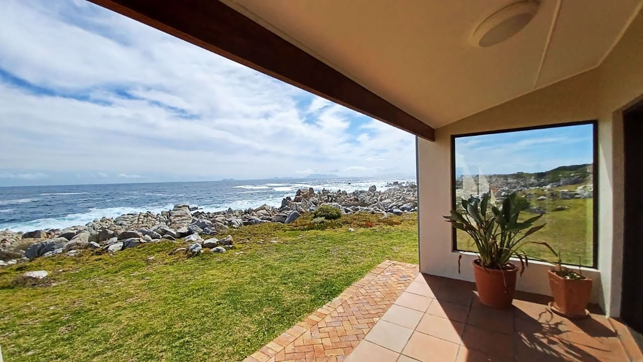 4 bedroom house for sale in Pringle Bay │ Pam Golding Properties