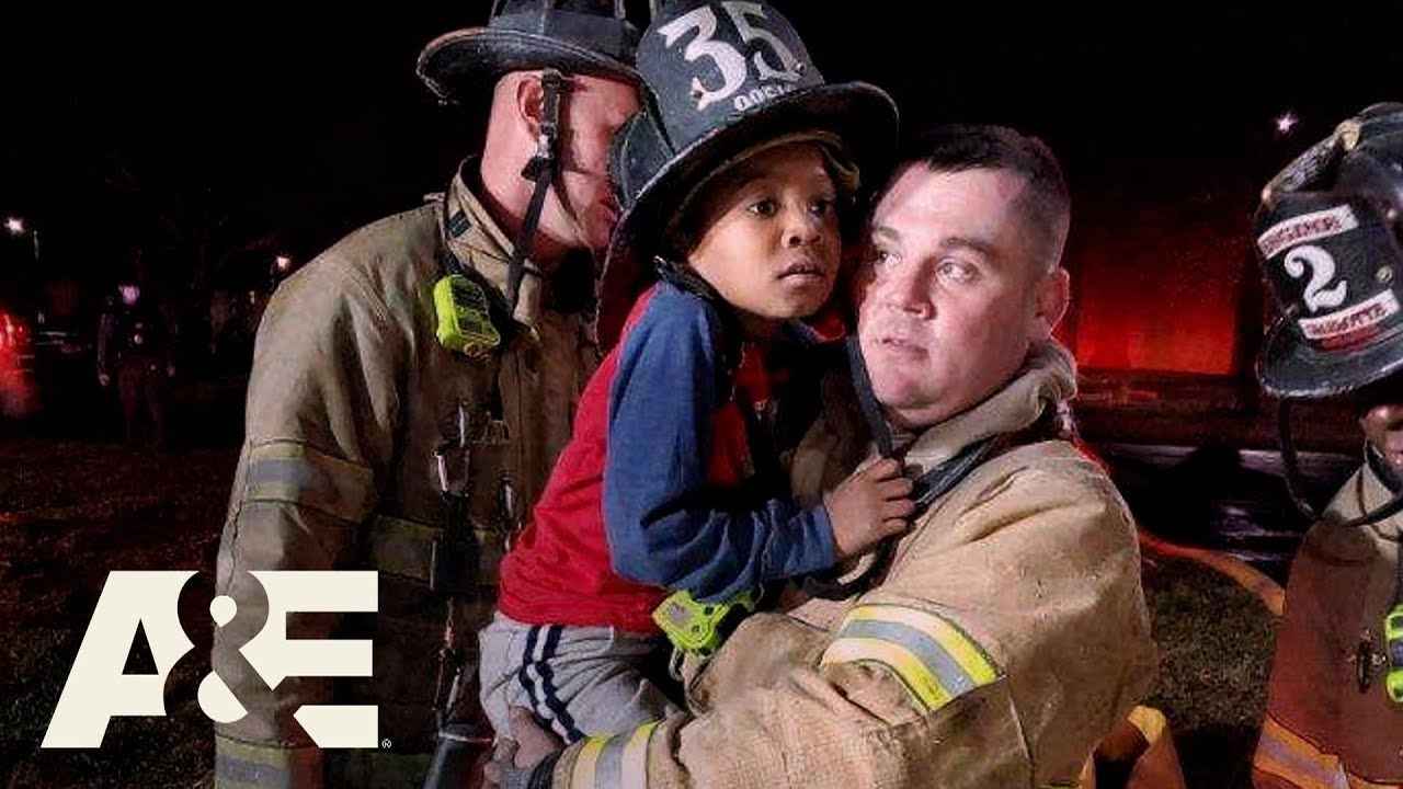 11-Year-Old Girl Saves Her Brother From A Fire | Panic 9-1-1 | A&E