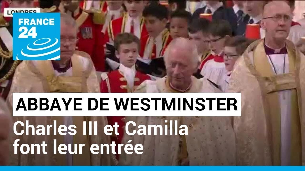 Charles III et Camilla font leur entrée dans l'abbaye de Westminster devant 2 300 invités