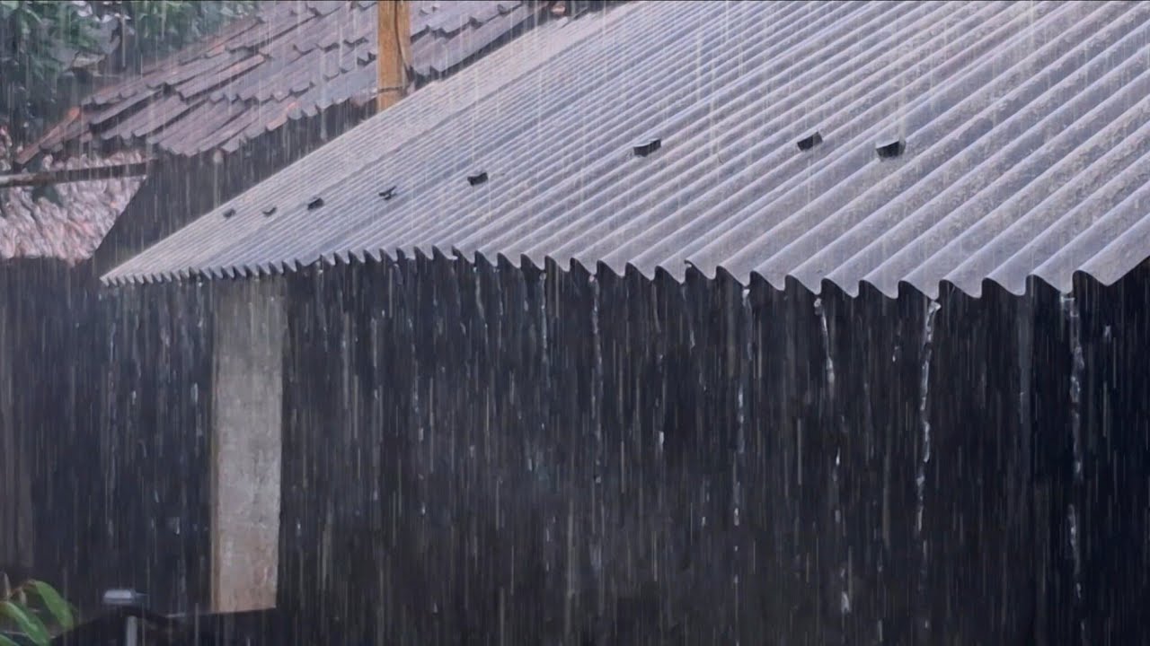 Экстремальный дождь на крыше 🌧️ Быстро заснуть | Холодная ночная атмосфера