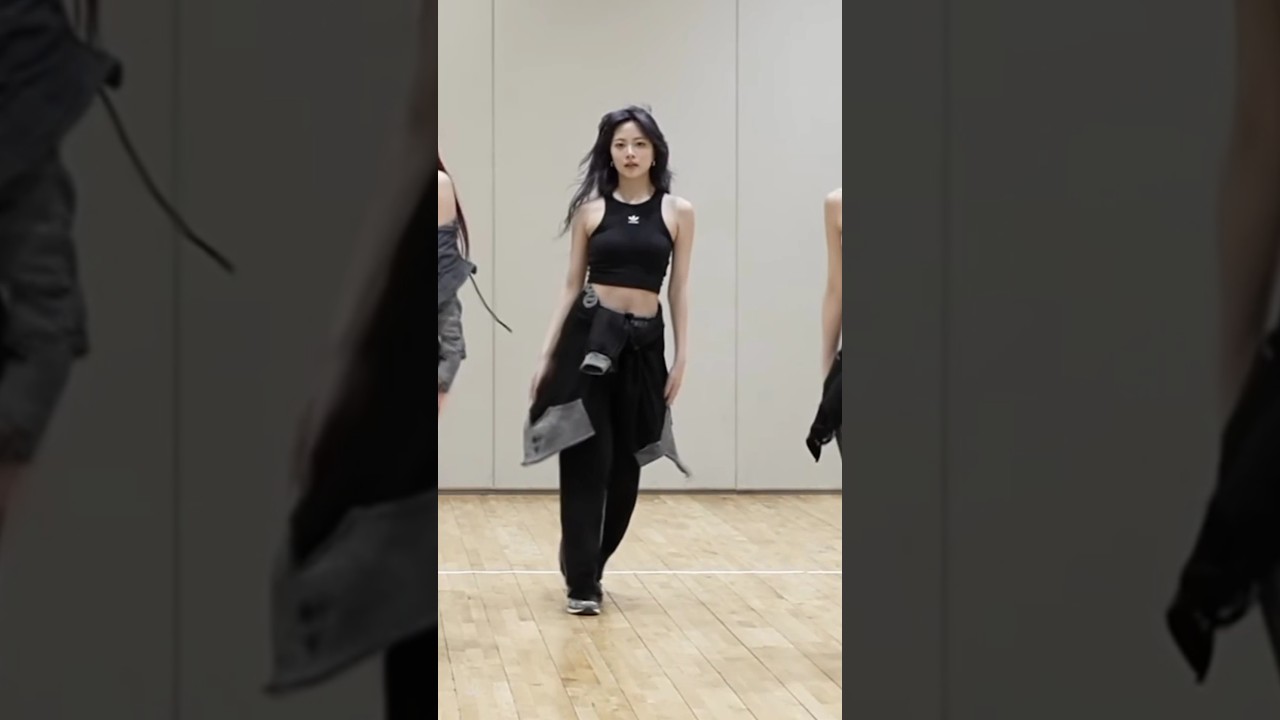 eunchae no bangs🔥🥵 #eunchae #hongeunchae #lesserafim #fypシ゚viral #fypシ #fyp #kpop #dance #kpopdance