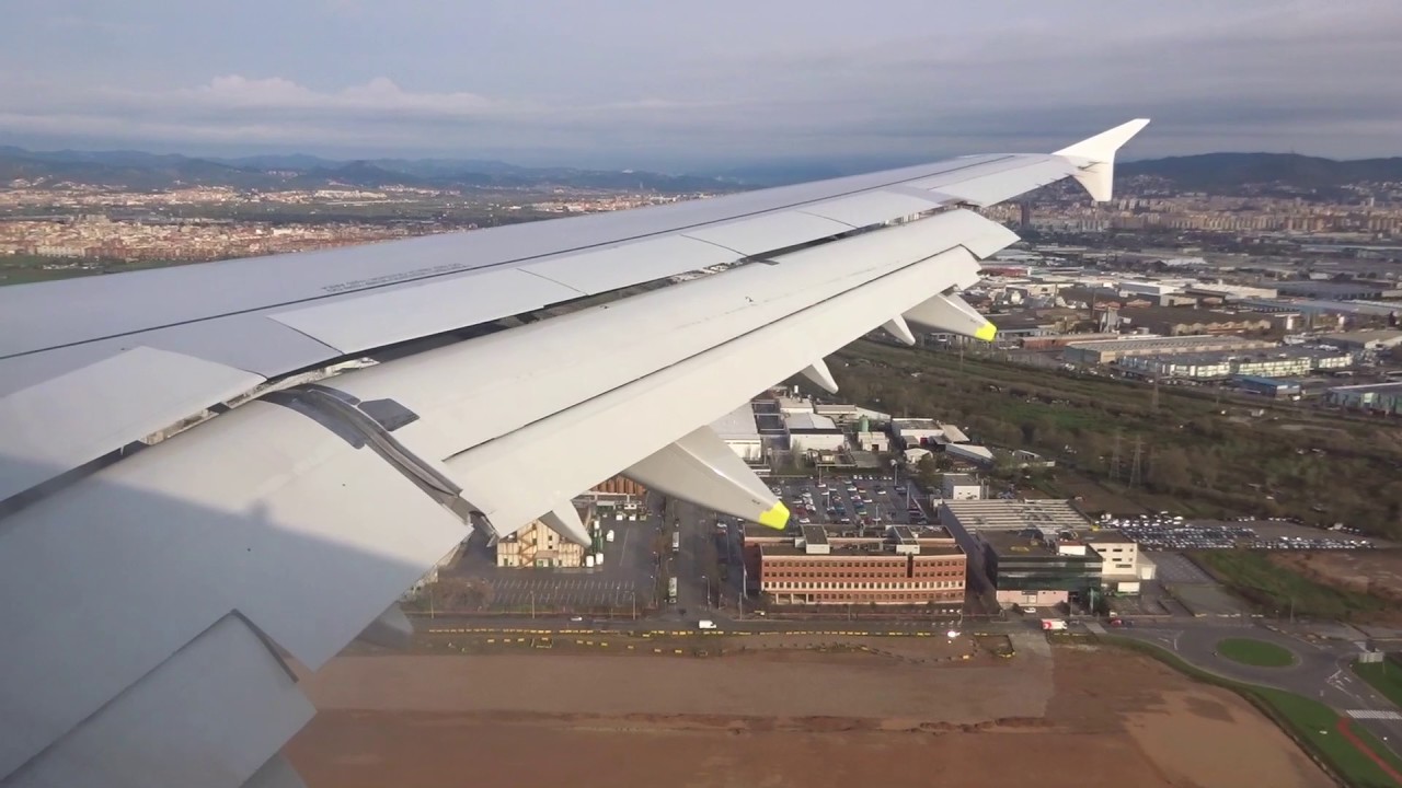 Swiss A321 - Landing in Barcelona After a Rain Storm