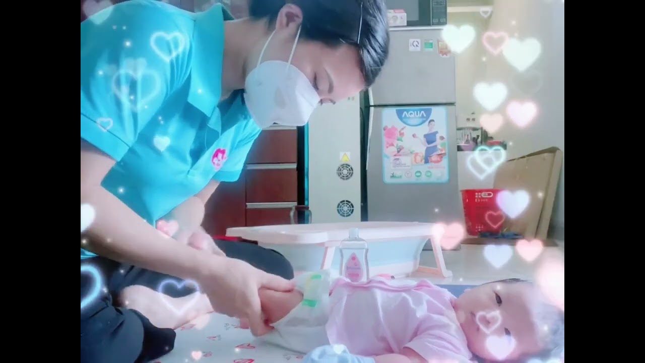 Hướng dẫn massage cho bé sơ sinh
