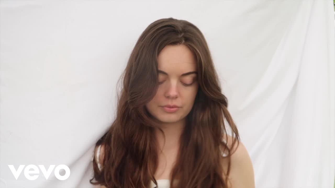 Regan Rousseau - Love Me (Official Visualizer)