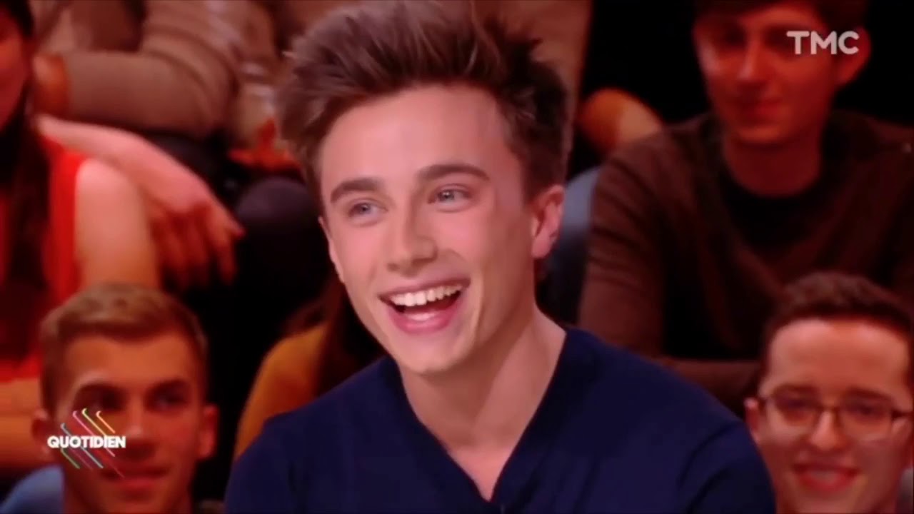Axel Auriant laughing complication