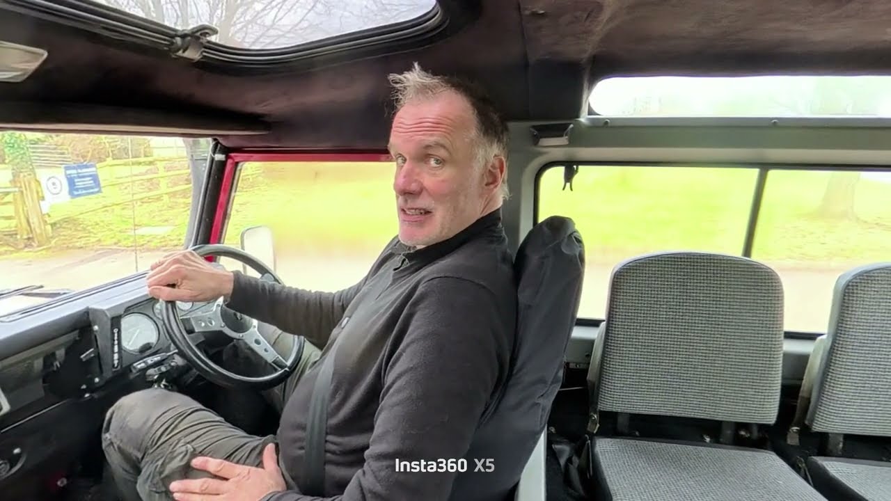 Мотодром Land Rover Defender 90 300TDi CSW с оцинкованным шасси в действии
