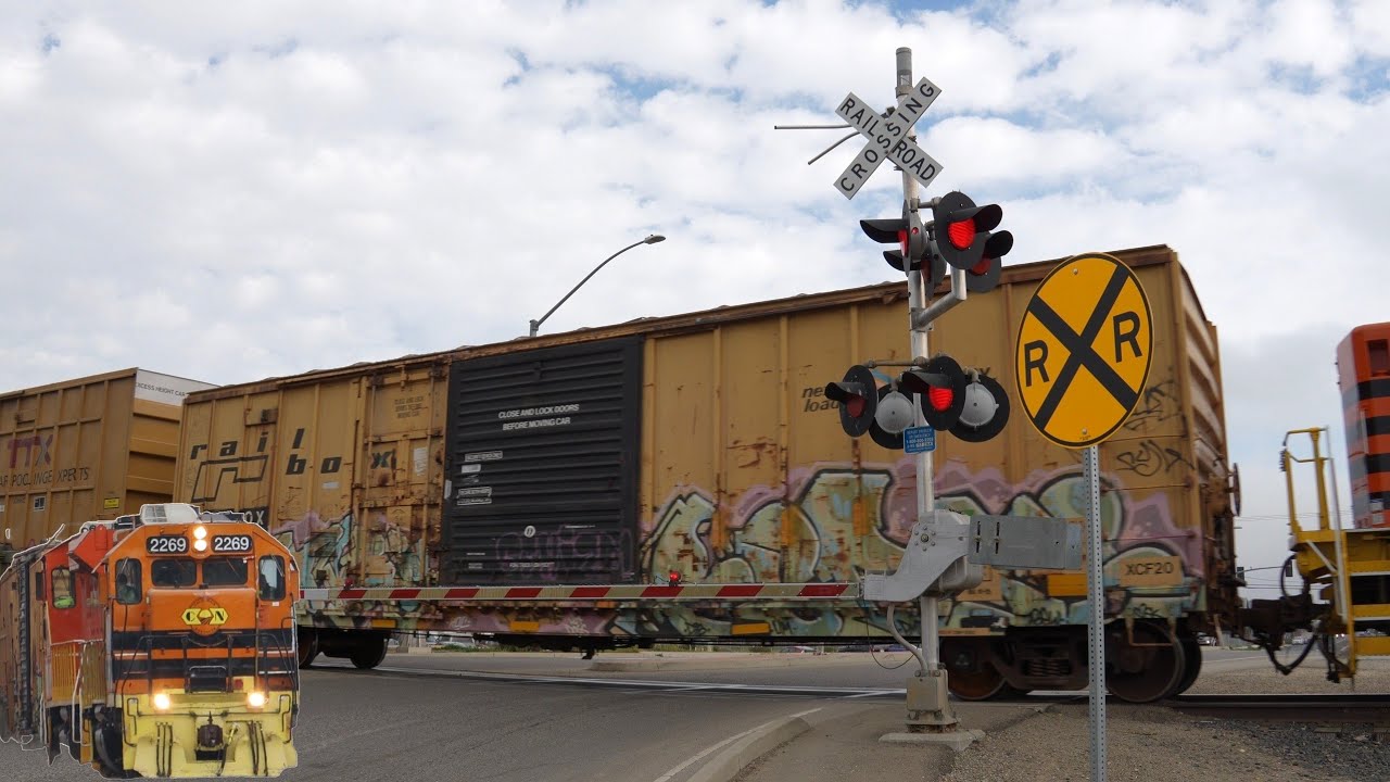 CFNR 2269 Local South | Walnut Ave. Railroad Crossing, Patterson CA