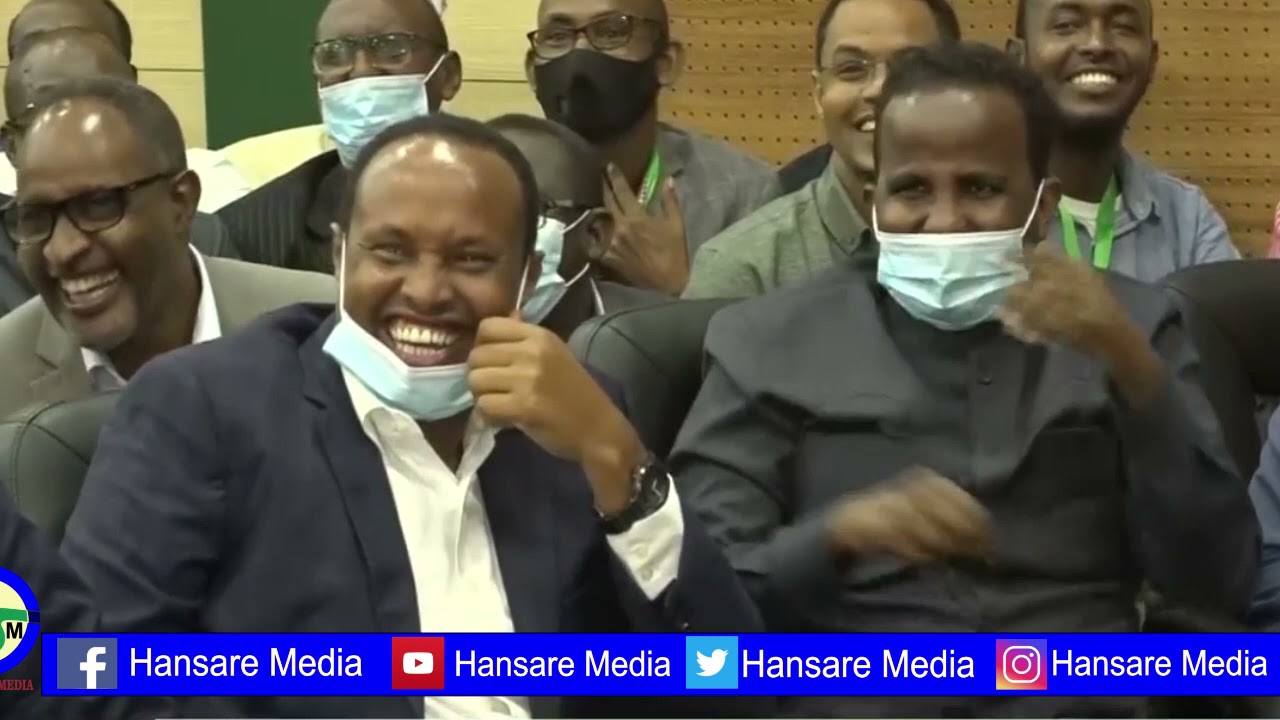 Abwaan Maxamed Sahal oo Gabay saameyn Badan ka jeediyay shirweynihii Hawiye ee Muqdisho.