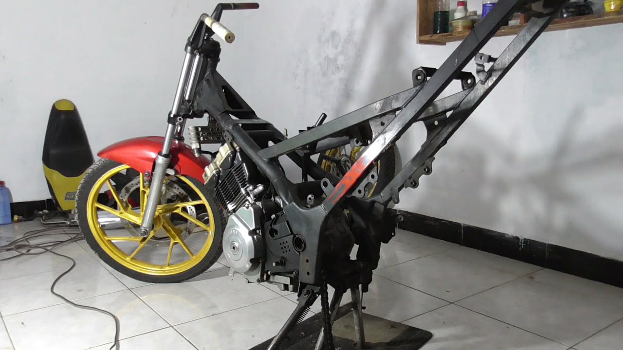 Cara Melepas Rem Belakang (Master, Pedal, Per Pembalik) + Footstep, Operan - Bongkar Satria Fu E14